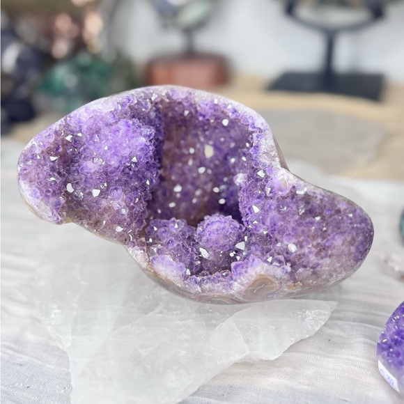 🌈 Stunning Agate Sculpture from Brazil | High-Grade Natural Stone 🌈 - Picture 11 of 11
